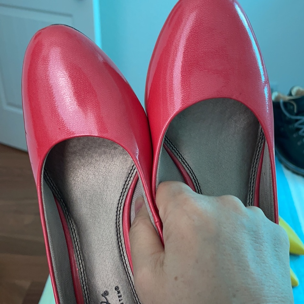 Shoes - Picture 3 of 4